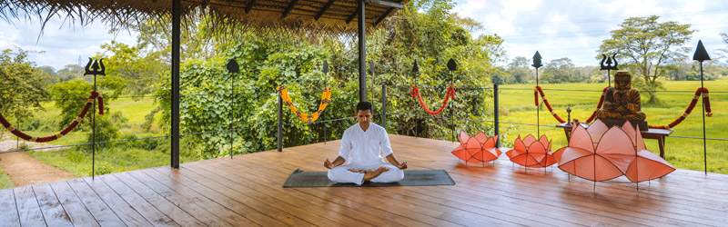 Ayurveda Sigirya Yogalehrer by GECCO TOURS